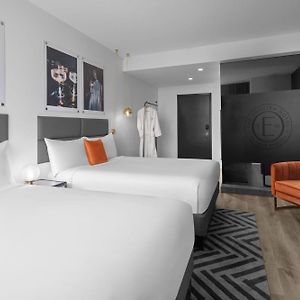 Camera deluxe con letto queen size