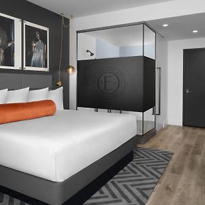 Camera con letto king size